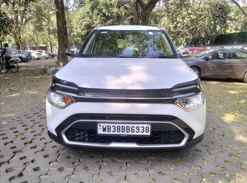 Kia Carens self drive rental in Kolkata — Self Ride